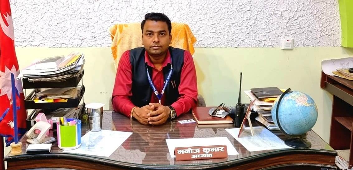 माओवादीबाट जितेका गाउँपालिका अध्यक्ष एमाले प्रवेश
